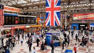 A Walk Through The London Victoria Station London England [upl. by Zubkoff]